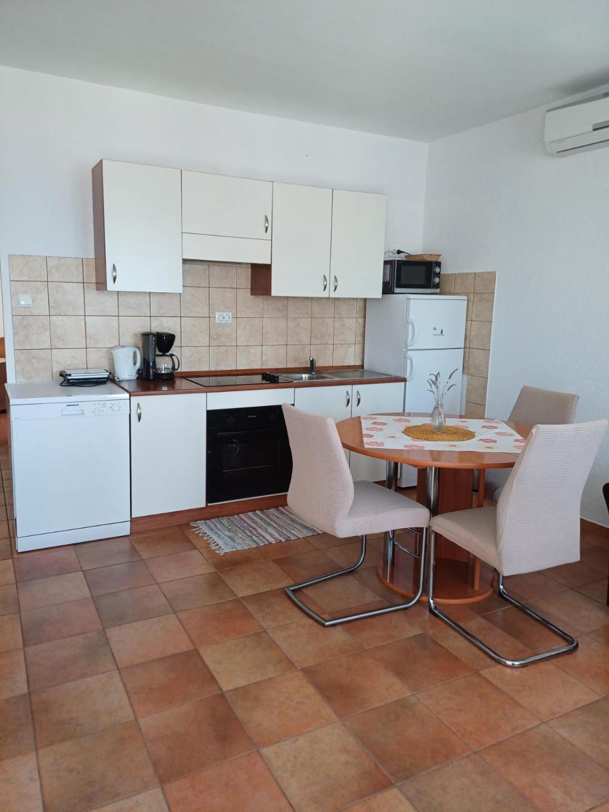 Apartmani Afrodita Crikvenica Extérieur photo